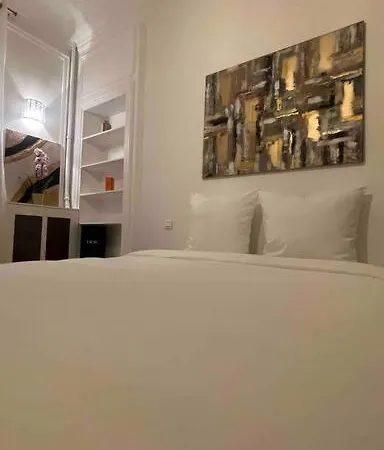 Splendid Eiffel Tower & La Seine - 8 Beds